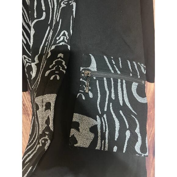 ALI MILES Black Artsy Abstract 3/4 Sleeve 3 Button Art To Wear Top SIZE XL - Picture 6 of 9